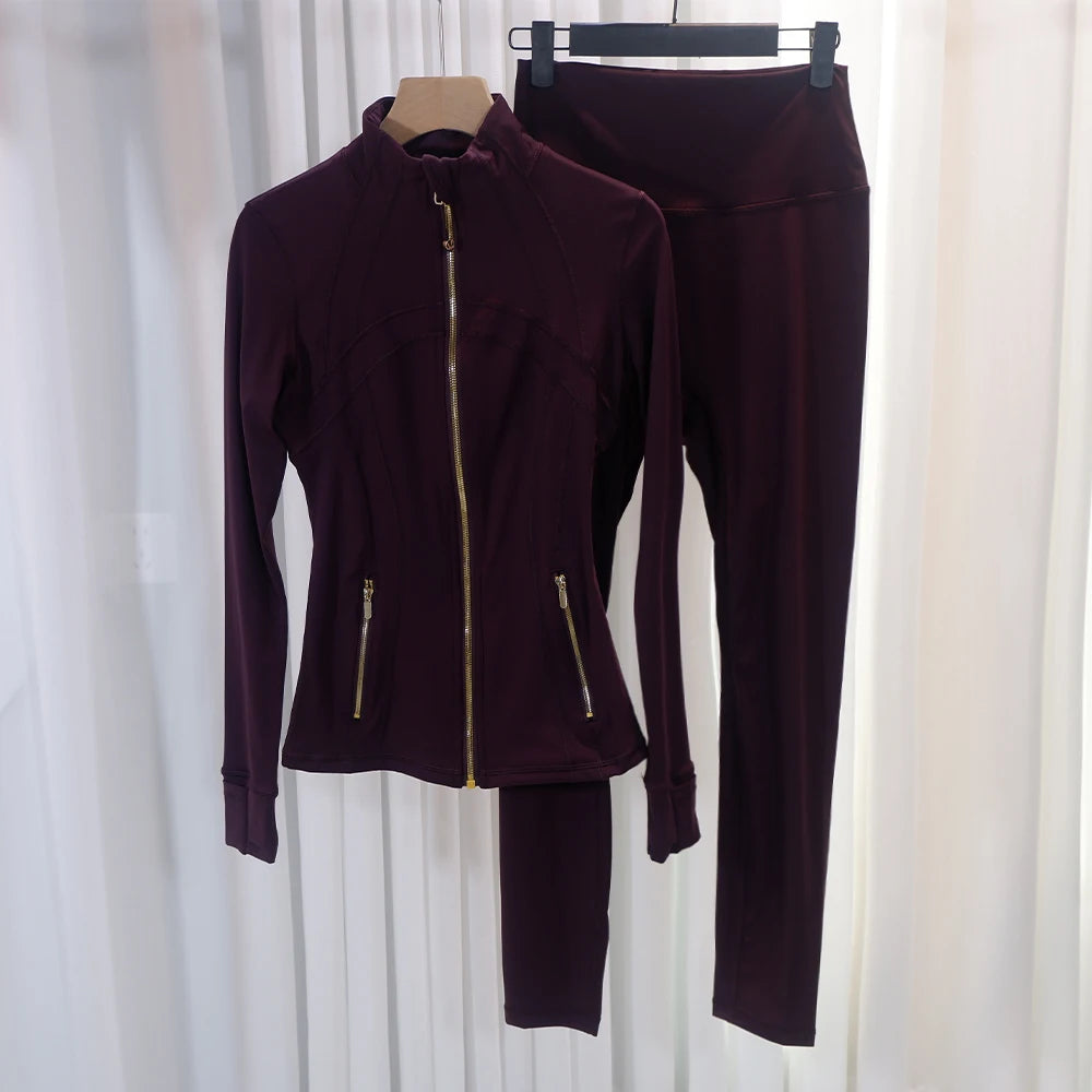 Gold zipper jacket paired with yoga pants, featuring quick-dry and breathability, elastic and slim-fitting design,sports
