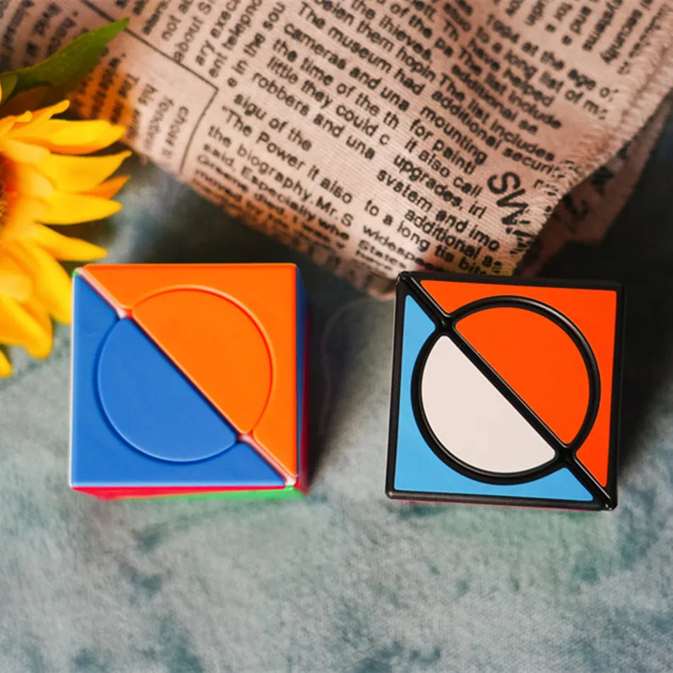 Mo Fang Zhai Huan Yue Shattered Eye Cube 2X2 Magic Cubes Puzzle Toys For Kids Gift Birthday Christmas Gifts