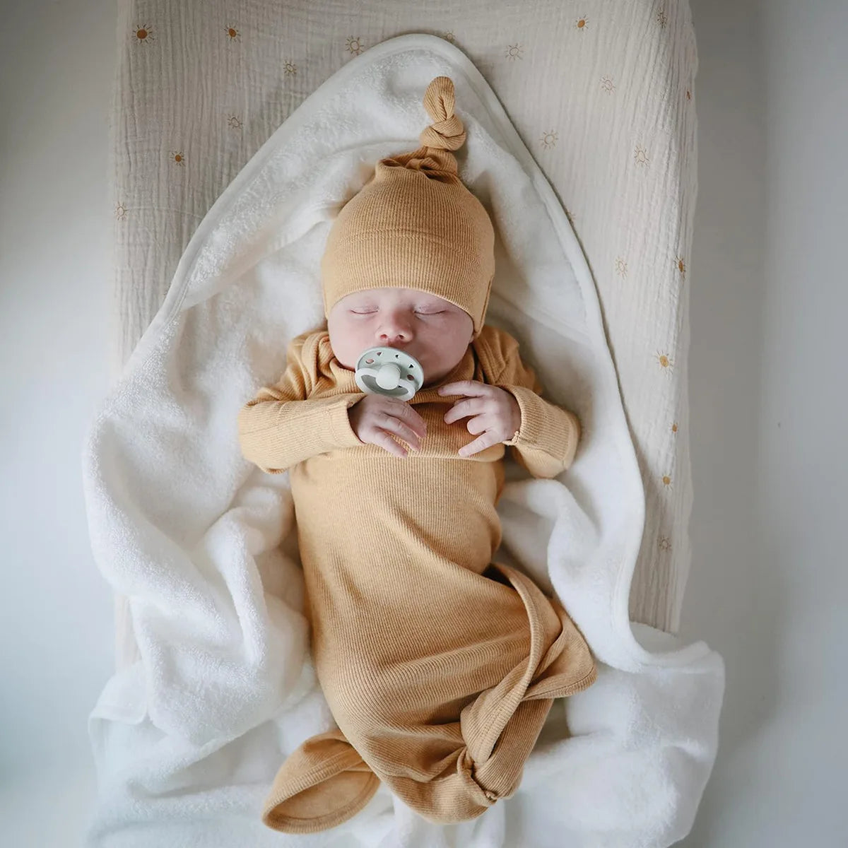 80*80cm Baby Bathrobe Bath Toddler Towel Swaddle Blankets with Hood Solid White Coral Fleece Towel Blanket Newborn Kids Bedding