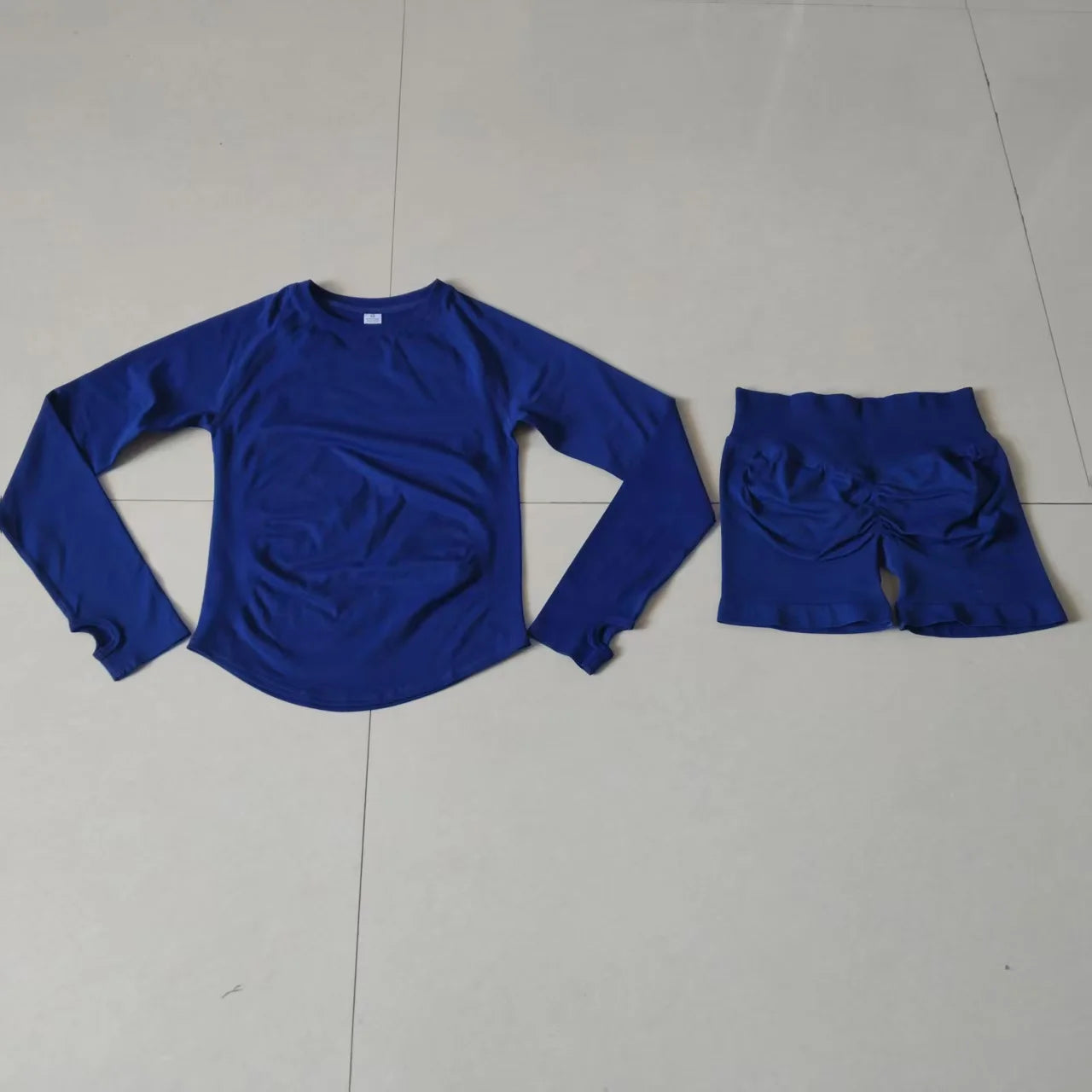 Dneyf Women's 2 Piece Yoga Tracksuit Long Sleeve Crop Top High Waist Scrunch Butt Biker Shorts Suitable for Running & All Sports