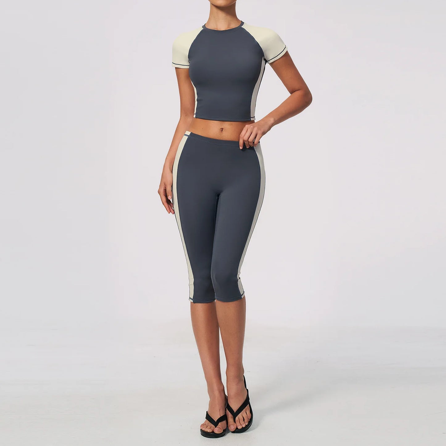 Athletic Wear Women Yoga Set 2pcs Workout Set Sportswear Gym Clothing Fitness Short Sleeve High Waist Capri Pants Sports Suits