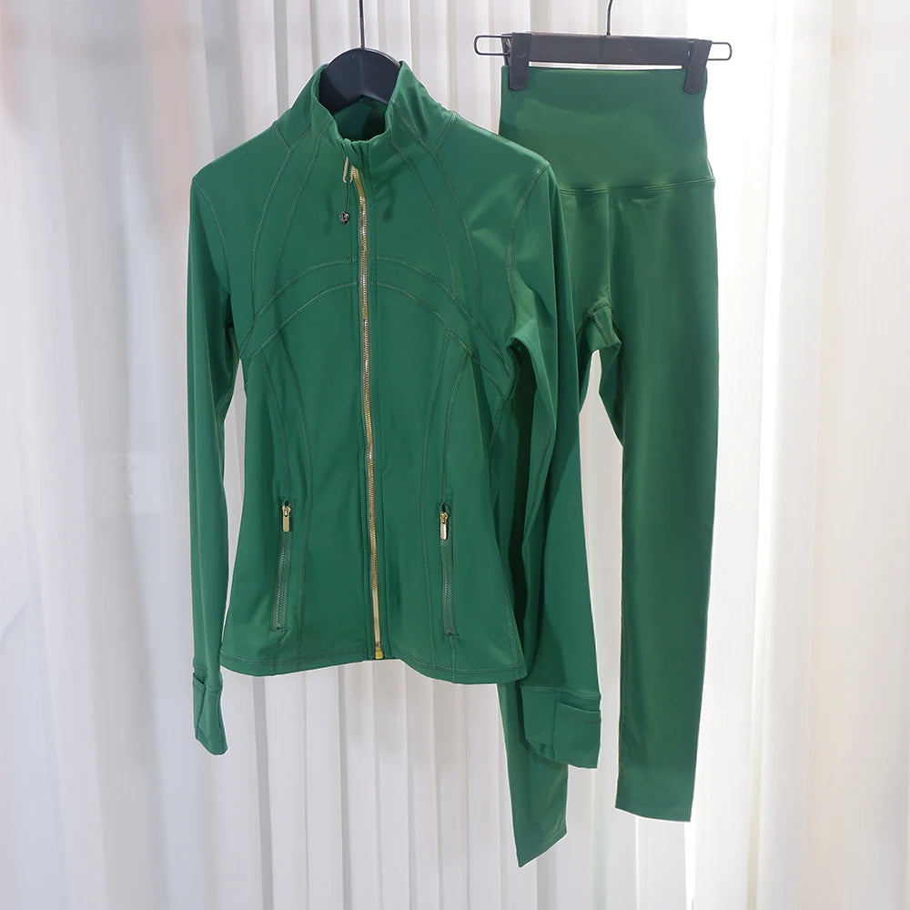Gold zipper jacket paired with yoga pants, featuring quick-dry and breathability, elastic and slim-fitting design，sports