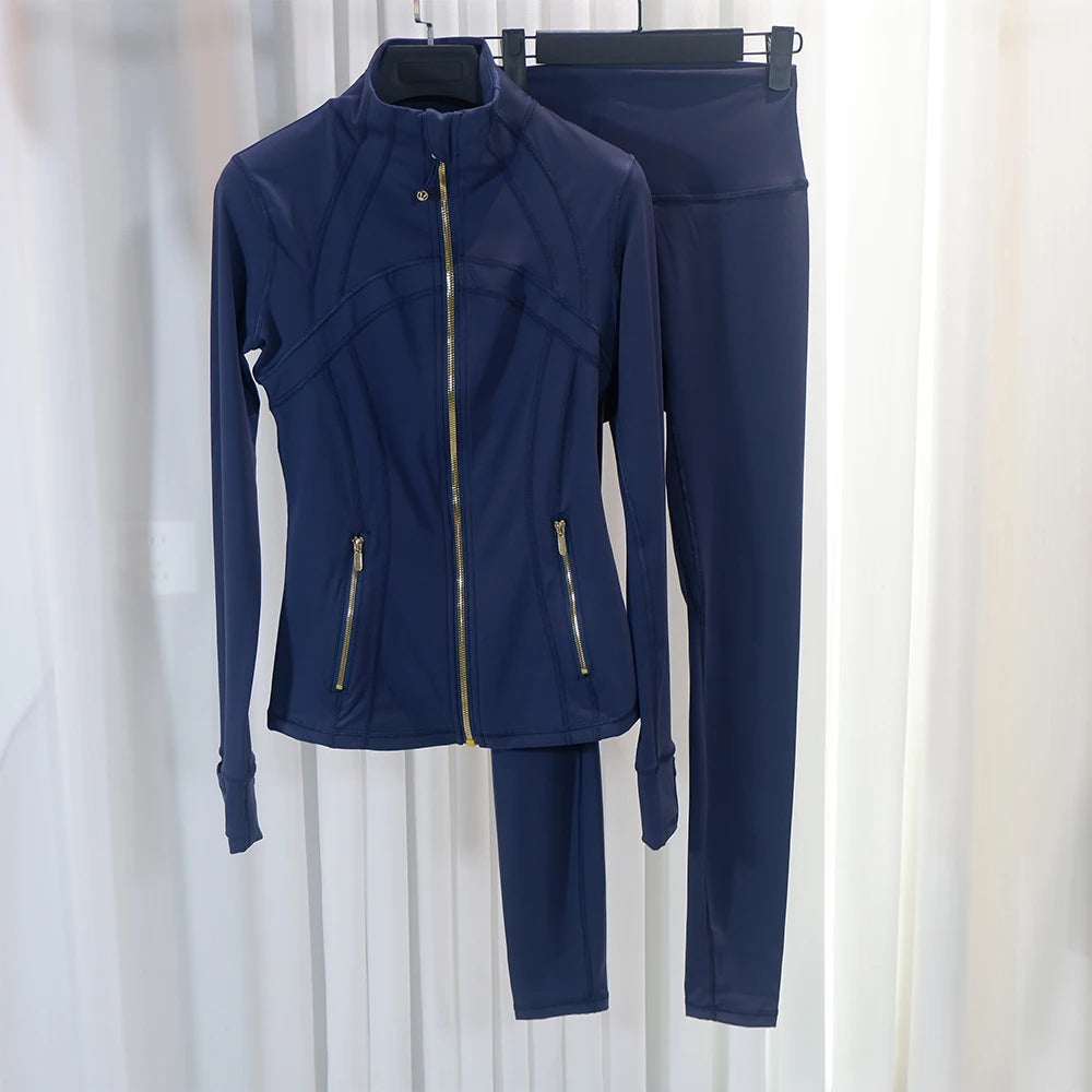 Gold zipper jacket paired with yoga pants, featuring quick-dry and breathability, elastic and slim-fitting design，sports