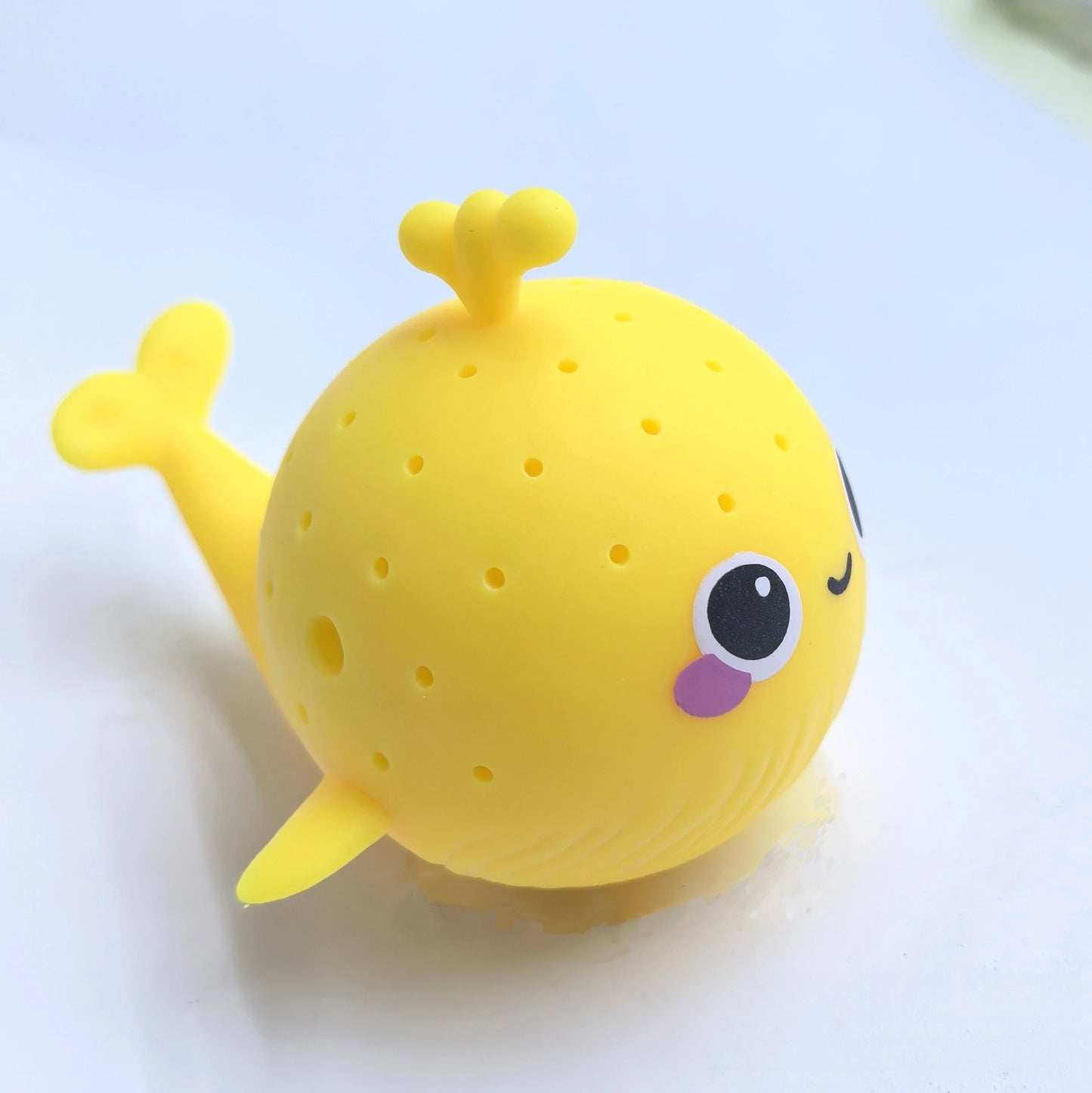 Bath Toys Sponge Water Absorbing Whale Squeezing Stress Relief Toys Summer Swimming Play Water Toy for Children Squishy Kid Baby